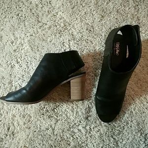 Peep toe low bootie wood heel